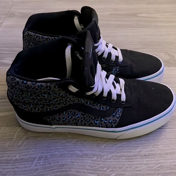 Vans - Picture 4 of 5